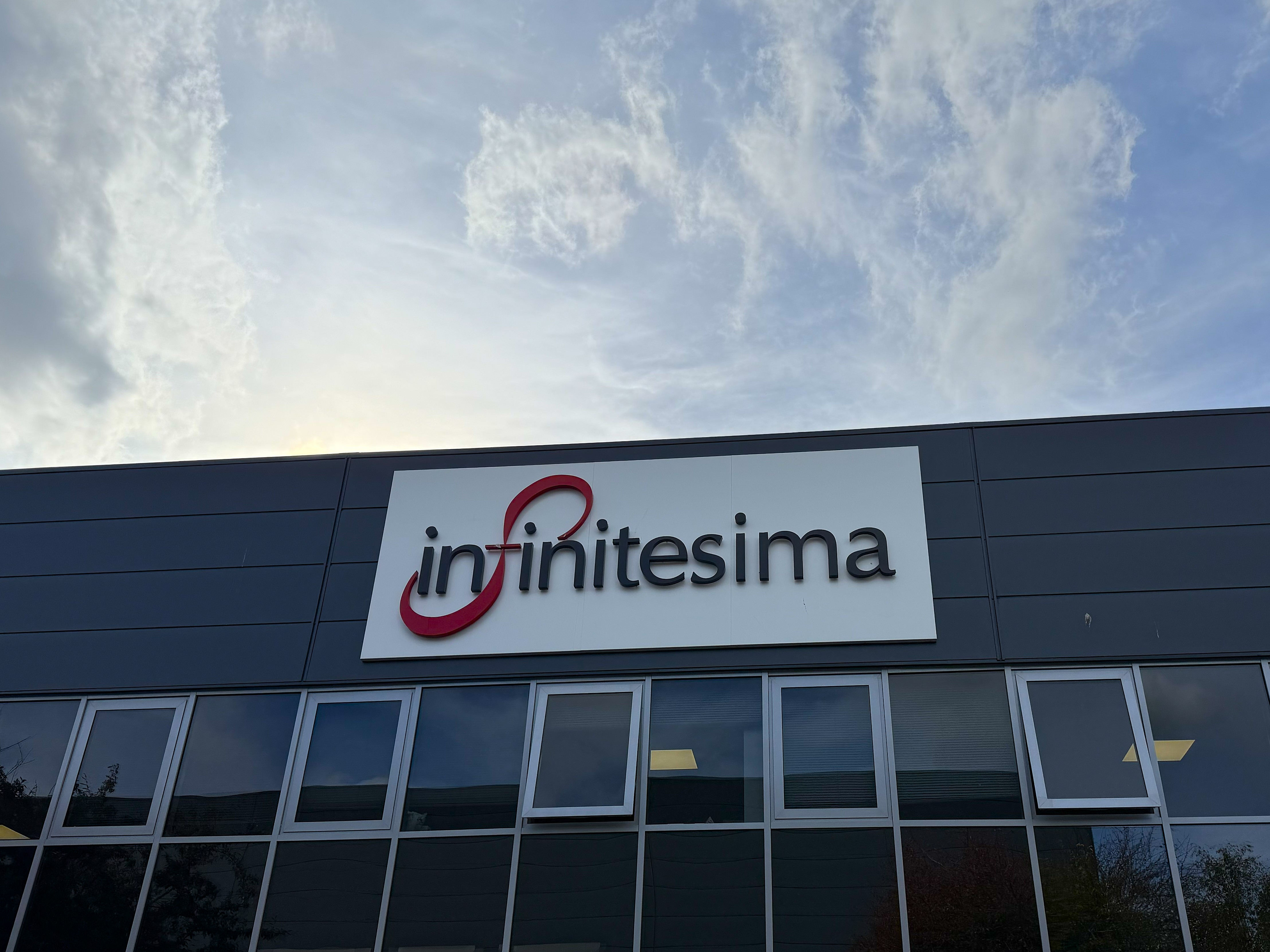 Infinitesima Unit building